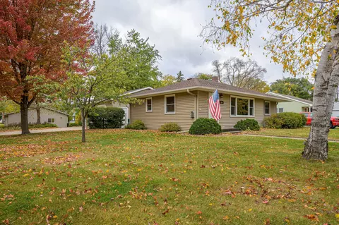 426 S Litchfield Ave, Litchfield, MN 55355