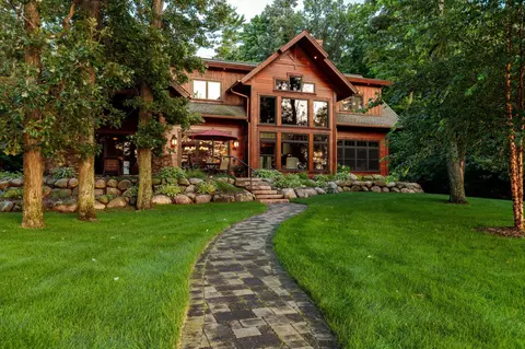 4432 Mission Rd, Nisswa, MN 56468