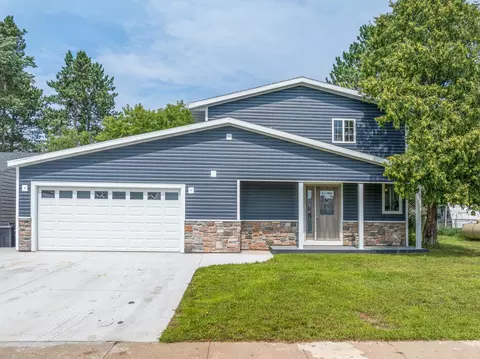 27 Astor Rd, Babbitt, MN 55706