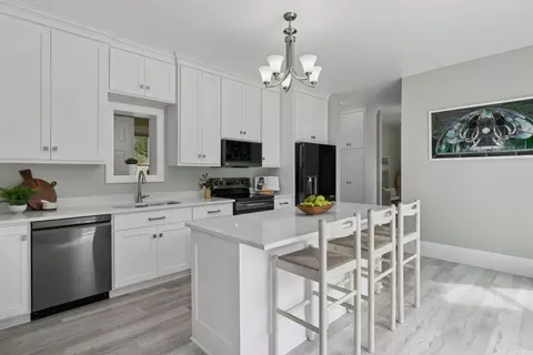 917 Division St S, Northfield, MN 55057