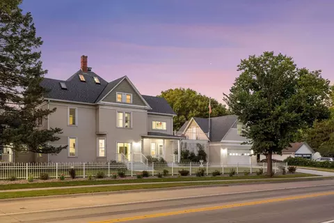 917 Division St S, Northfield, MN 55057