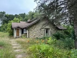 39183 Grand Ave, North Branch, MN 55056