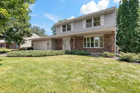 2297 Timberlea Dr, Woodbury, MN 55125