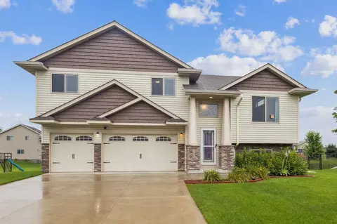 1608 Pinecone Ln, Mayer, MN 55360