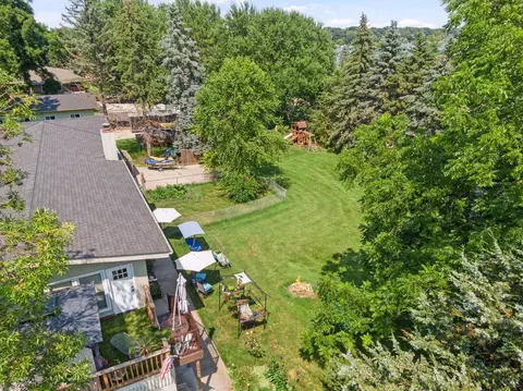 3801 Leslee Curv, Excelsior, MN 55331