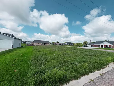 2990 Saint Paul Rd, Owatonna, MN 55060