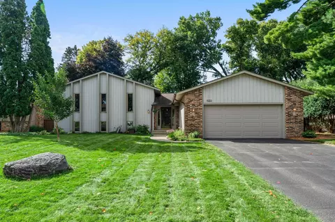 9333 Colorado Cir, Bloomington, MN 55438