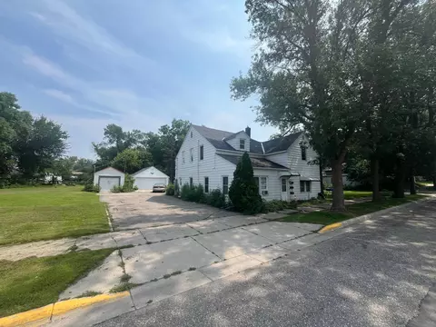 411 Elm St, Alexandria, MN 56308
