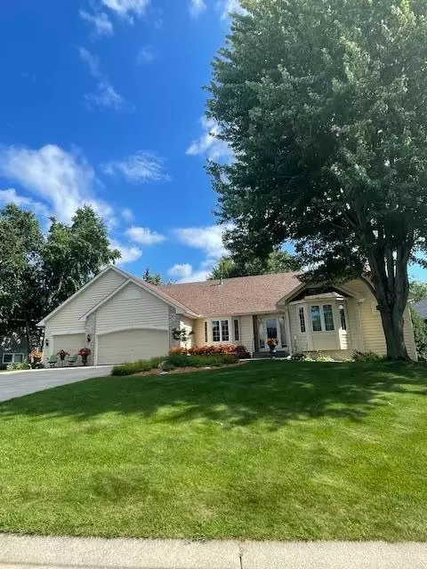 16762 Ironwood Cir, Lakeville, MN 55044