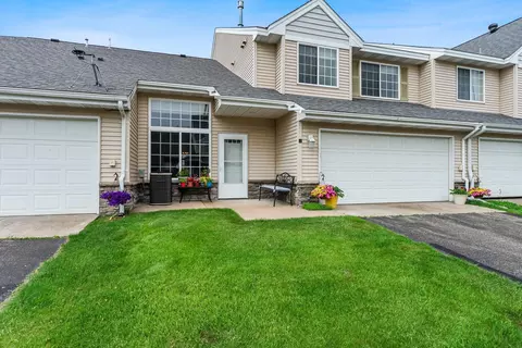 315 Roosevelt St S #B, Cambridge, MN 55008