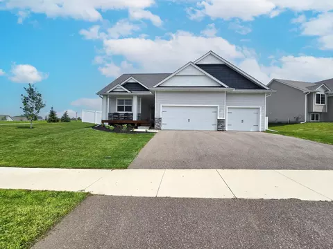 18528 Hexham Ln, Lakeville, MN 55044