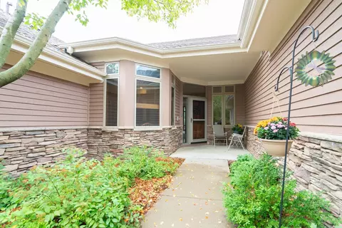 3392 Glynwater Trl NW, Prior Lake, MN 55372