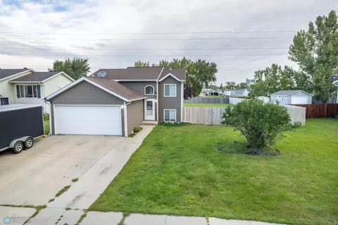 2102 2nd Ave E, West Fargo, ND 58078