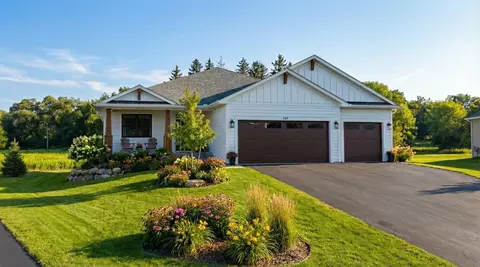 101 Maple Ct, Cannon Falls, MN 55009