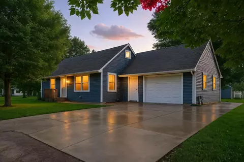 420 1st St SW, New Richland, MN 56072