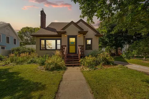 212 Linden St S, Northfield, MN 55057
