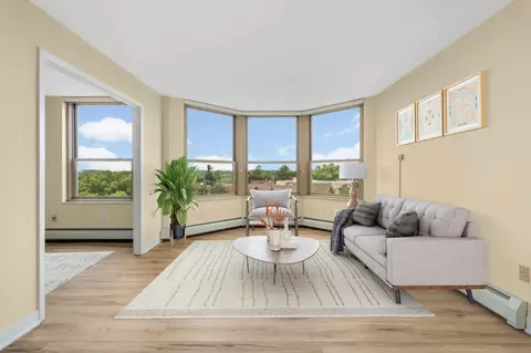 1425 W 28th St #507, Minneapolis, MN 55408