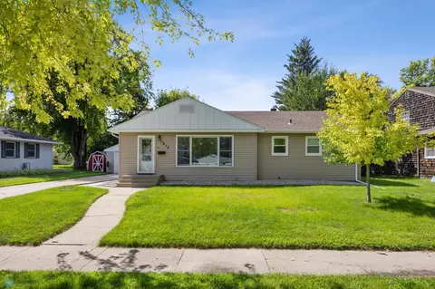 1615 13th St S, Moorhead, MN 56560