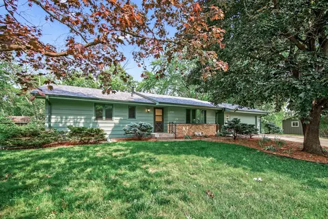 10352 Columbus Cir, Bloomington, MN 55420