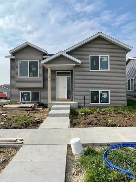 6022 Town Square Pl NW, Rochester, MN 55901