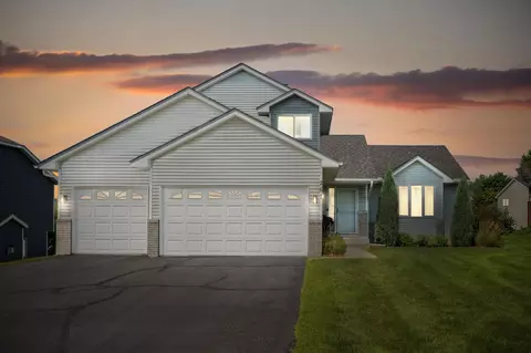 267 Pendryn Hill Ct, Woodbury, MN 55125