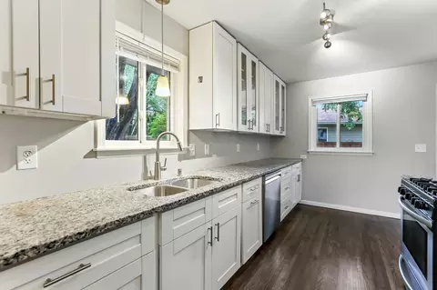 Kitchen - 2757 Anglessly Ln, Mound, MN 55364 photo 2 of 4