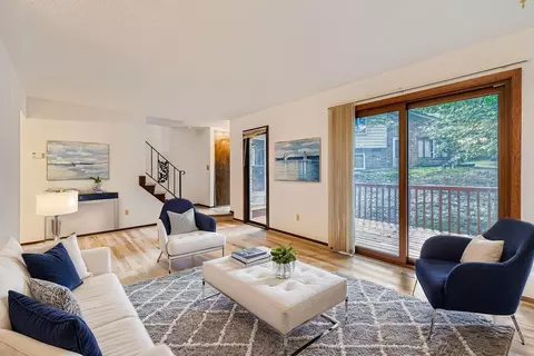 2204 Country Ln, Minnetonka, MN 55305