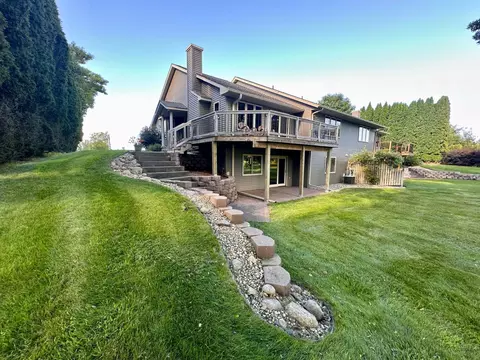 7305 164th Ave NE, New London, MN 56273