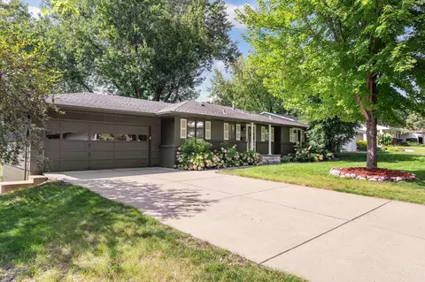 2420 Gettysburg Ave S, Saint Louis Park, MN 55426