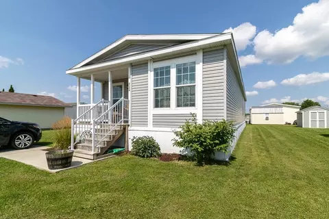 2126 Elaine Ln, North Mankato, MN 56003