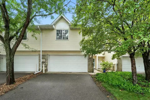 6187 Creek Line Dr, Minnetonka, MN 55345