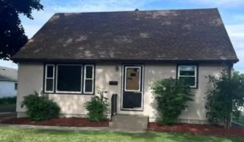 935 Sommerville St S, Shakopee, MN 55379