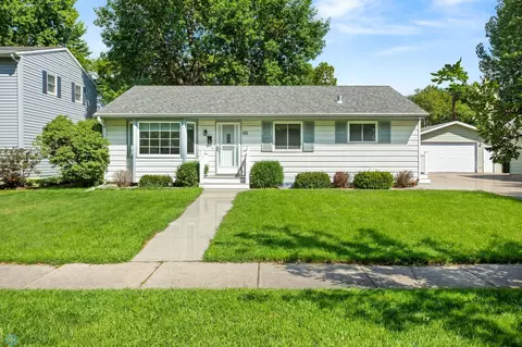 101 27th Ave N, Fargo, ND 58102