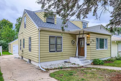 2102 Sherwood Ave, Saint Paul, MN 55119