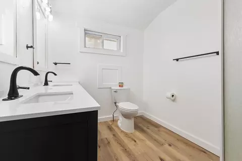 Bath - 3334 310th St, Marshall, MN 56258 photo 5 of 6