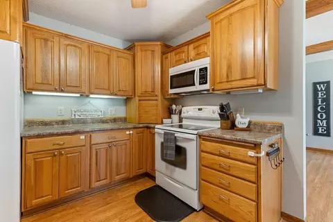 Kitchen - 3334 310th St, Marshall, MN 56258 photo 4 of 5