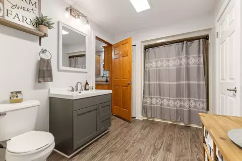 Bath - 3334 310th St, Marshall, MN 56258 photo 1 of 6