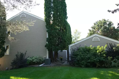 4199 Knob Cir #102, Eagan, MN 55122 photo 4