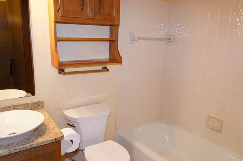 4199 Knob Cir #102, Eagan, MN 55122 photo 32