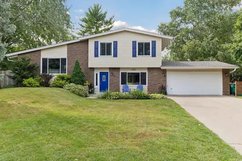8925 29th Ave N, New Hope, MN 55427