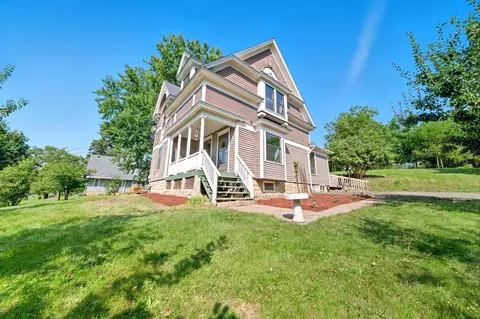 198 E Main St, Ellsworth, WI 54011