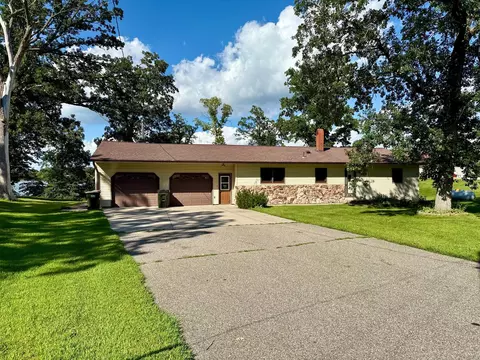 39684 Yellow Pine Cir, Sauk Centre, MN 56378