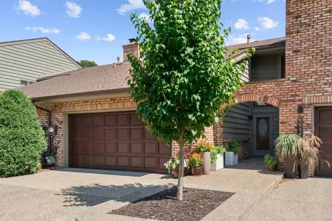 5535 Village Dr, Edina, MN 55439