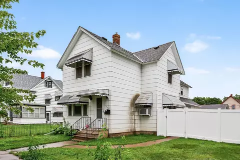 326 Arbor St, Saint Paul, MN 55102