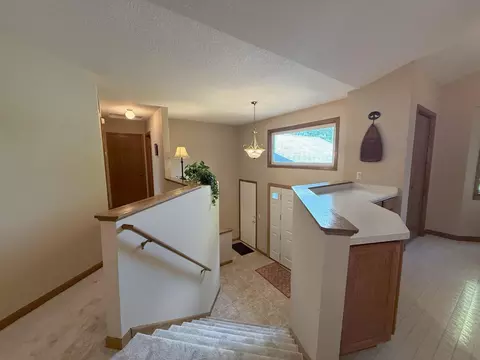 1761 Karis Way, Eagan, MN 55122 photo 5