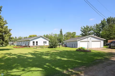 308 8th Ave, Reynolds, ND 58275