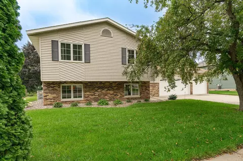532 Meadow Run Dr SW, Rochester, MN 55902