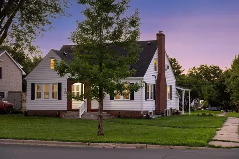 335 Shakopee Ave E, Shakopee, MN 55379