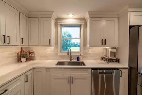 Kitchen - 8570 369th Ave, Waseca, MN 56093 photo 4 of 9