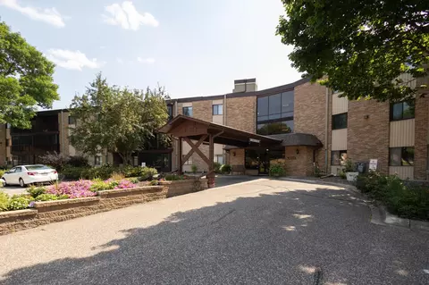2680 Oxford St N #141, Roseville, MN 55113